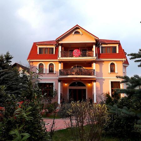 Liz Residence Piteşti Kültér fotó