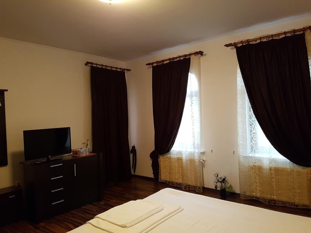 Liz Residence Piteşti Kültér fotó