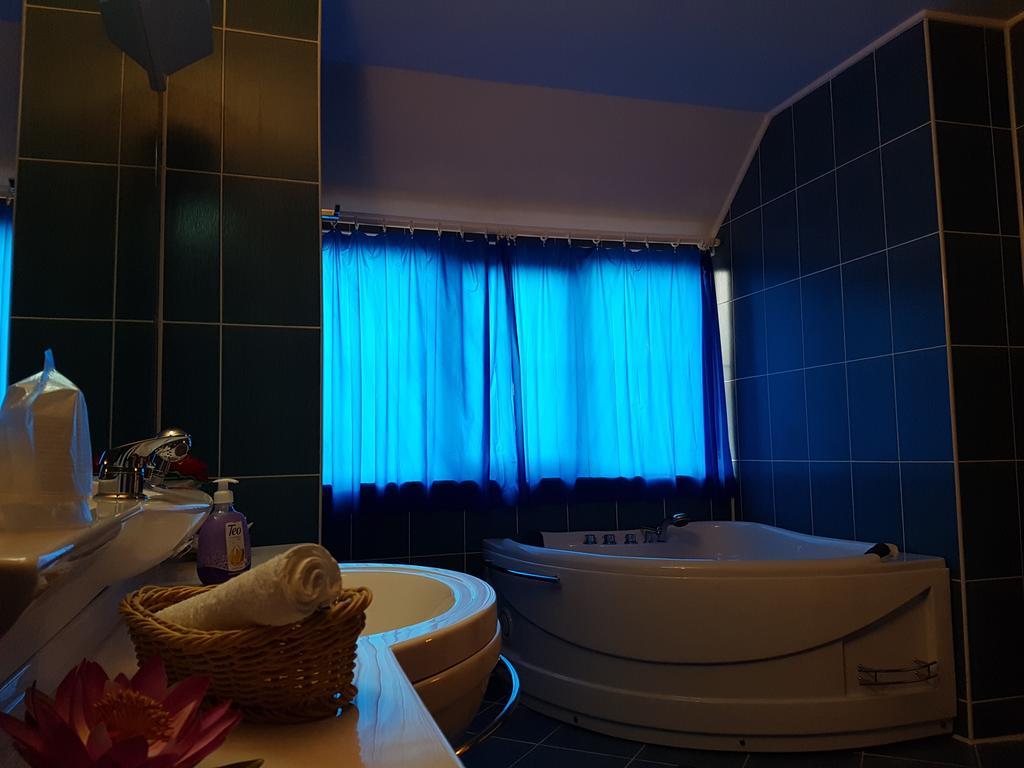 Liz Residence Piteşti Kültér fotó
