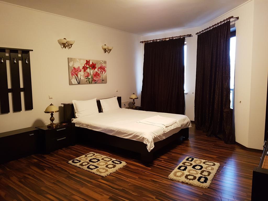 Liz Residence Piteşti Kültér fotó