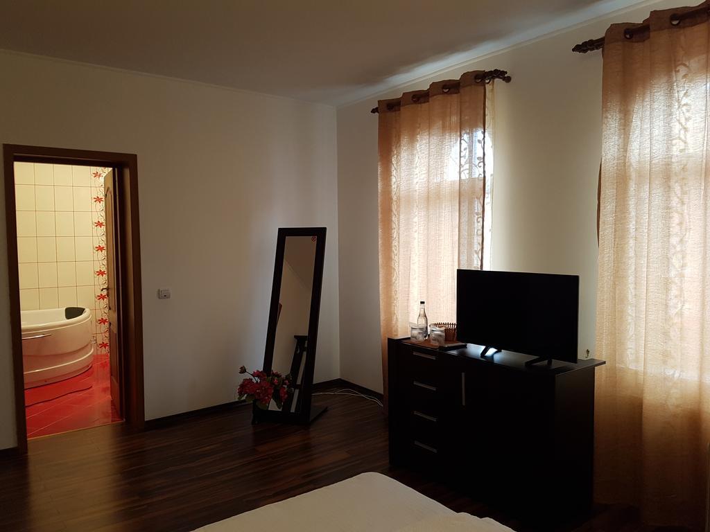 Liz Residence Piteşti Kültér fotó