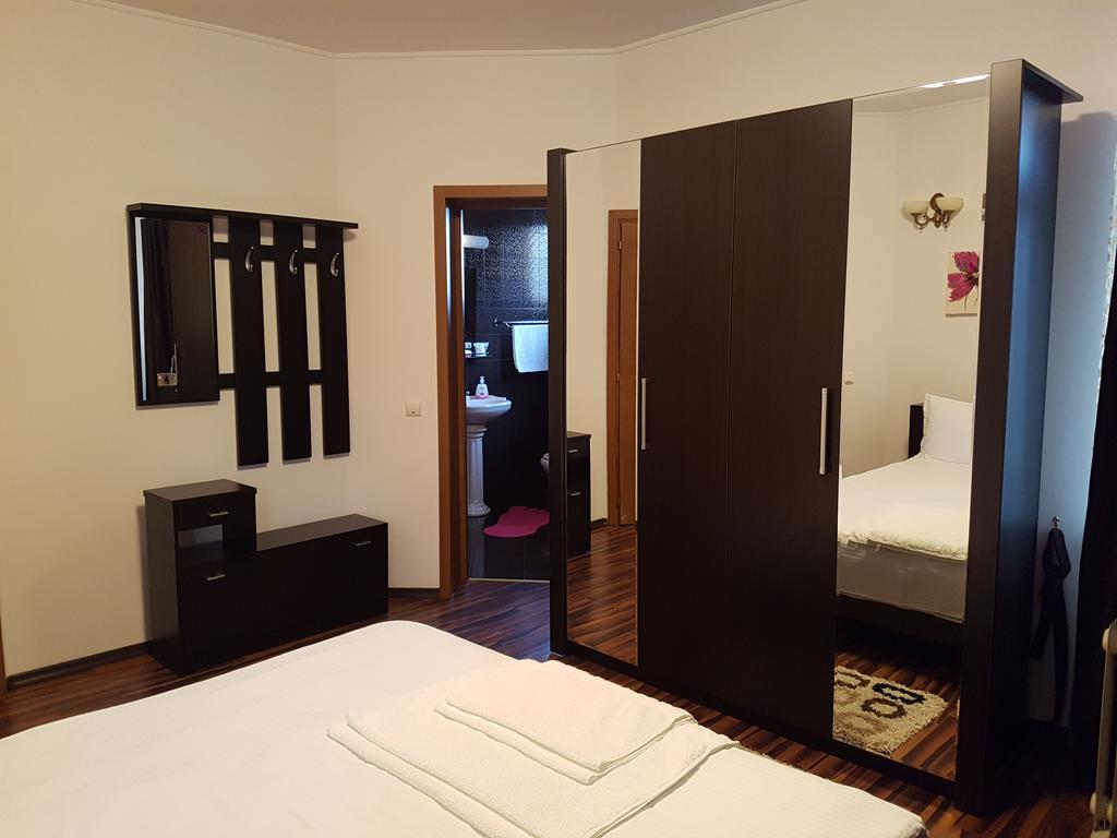 Liz Residence Piteşti Kültér fotó