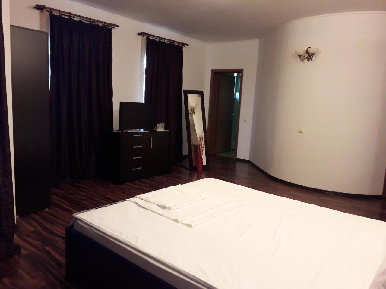 Liz Residence Piteşti Kültér fotó