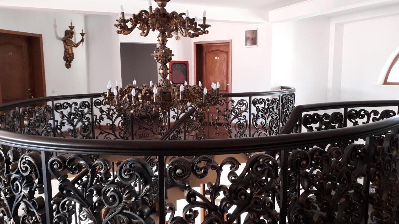 Liz Residence Piteşti Kültér fotó