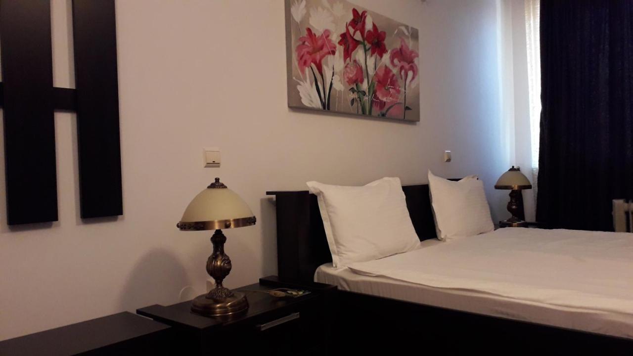 Liz Residence Piteşti Kültér fotó