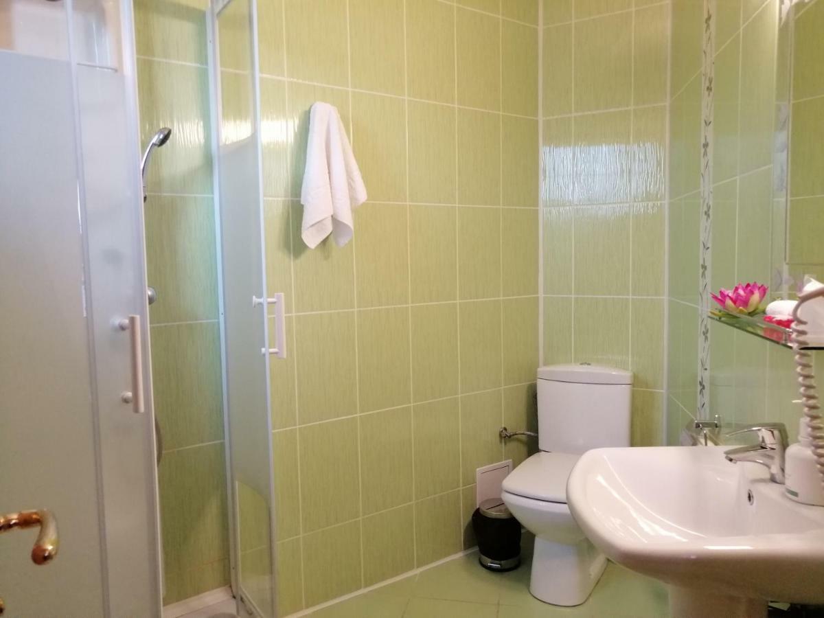 Liz Residence Piteşti Szoba fotó