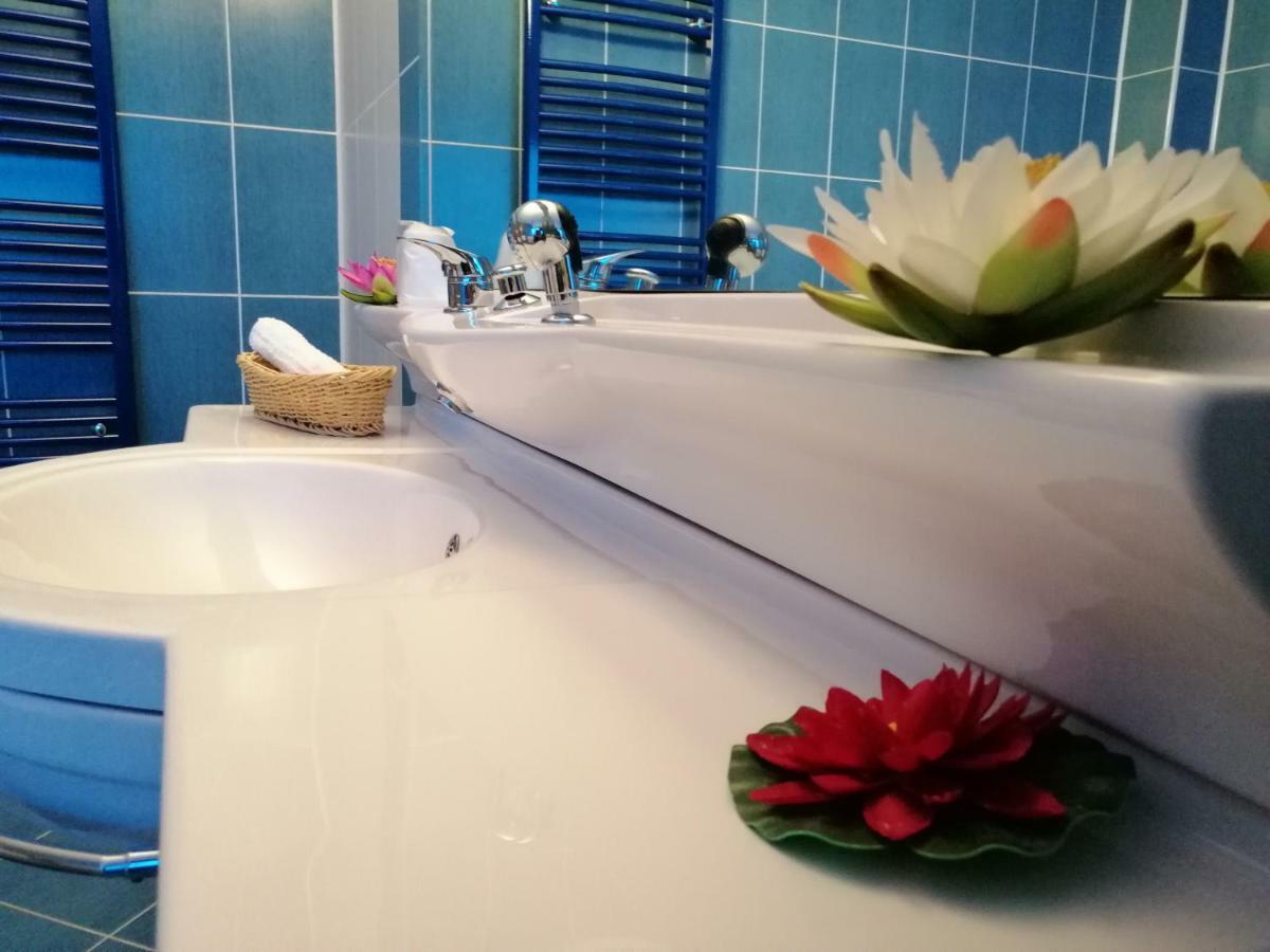 Liz Residence Piteşti Szoba fotó