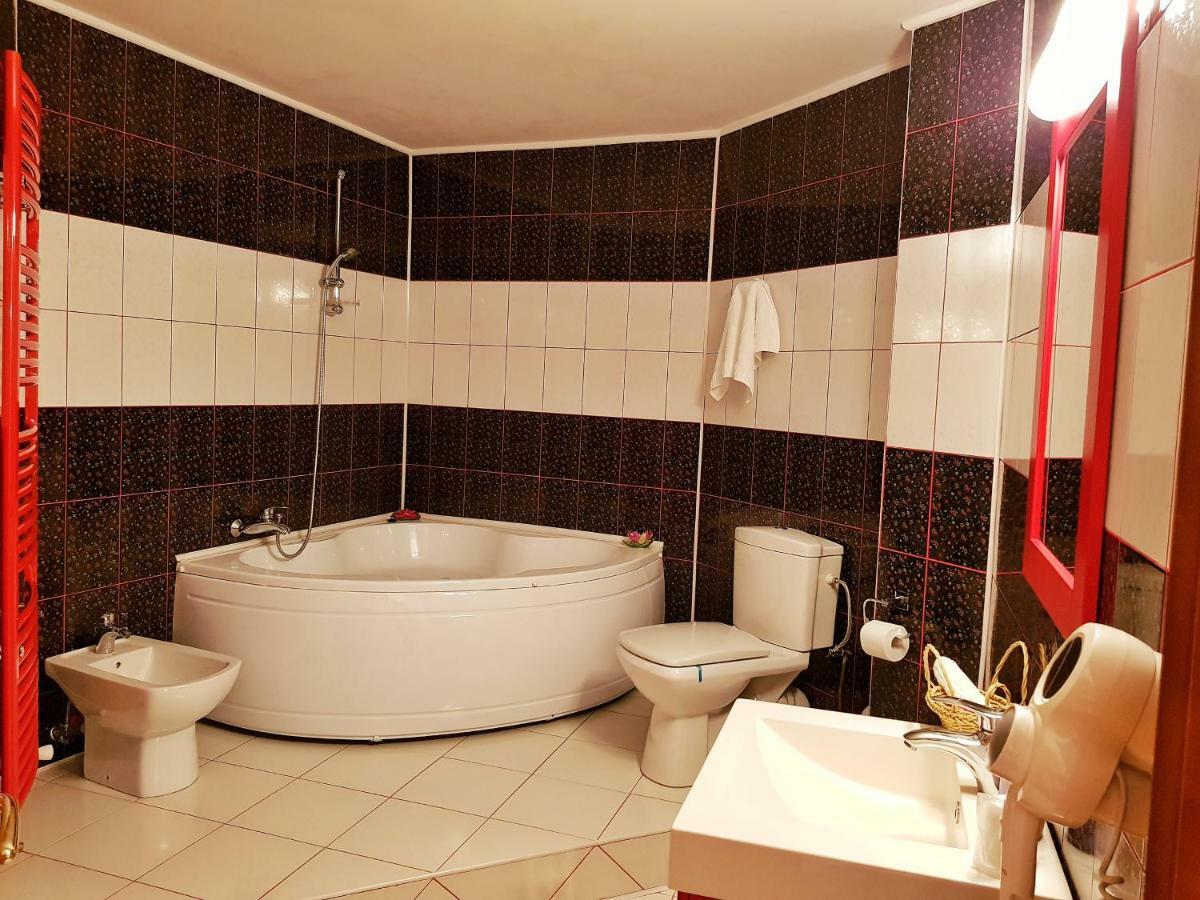 Liz Residence Piteşti Kültér fotó